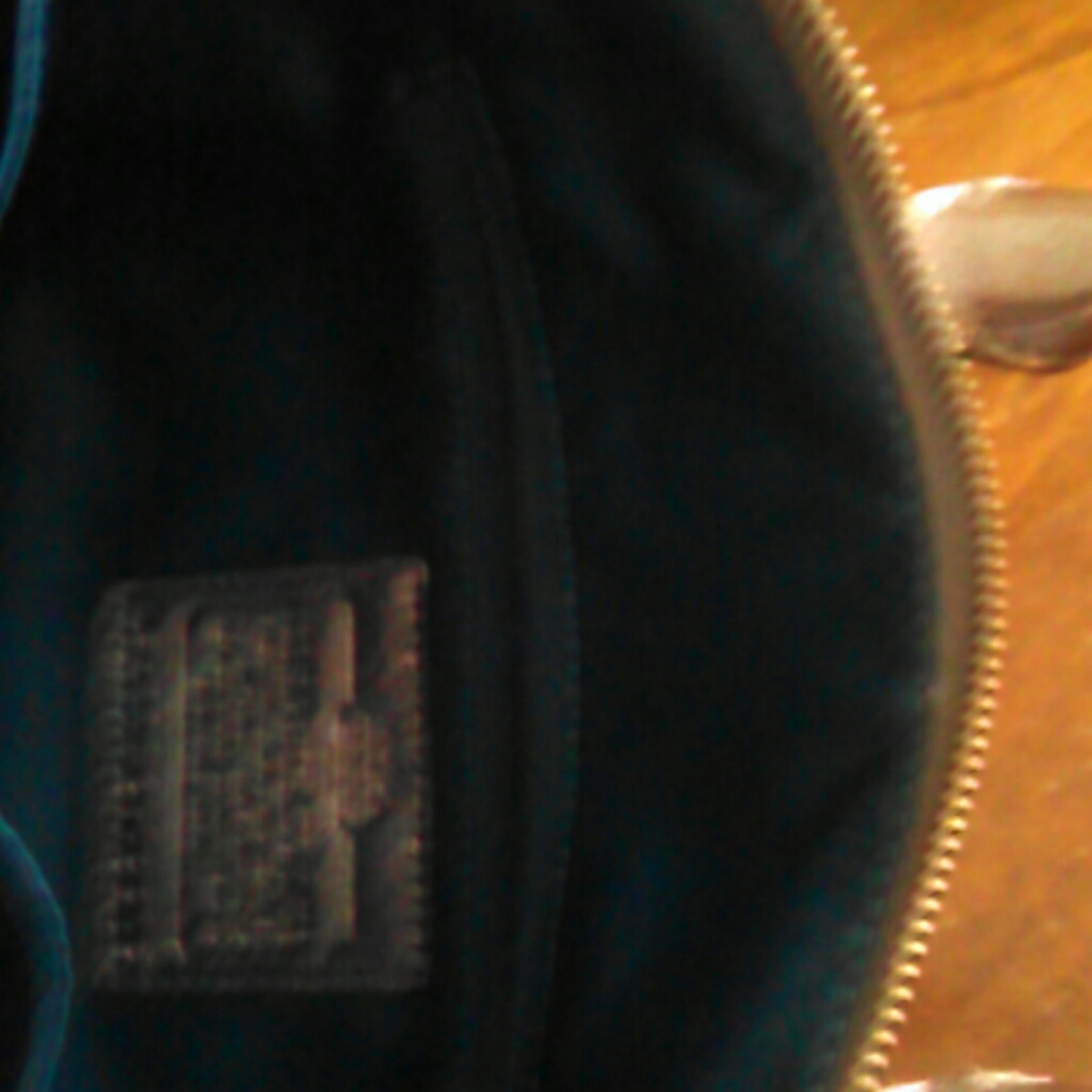 A brand new coach bag - Picture 3 of 4